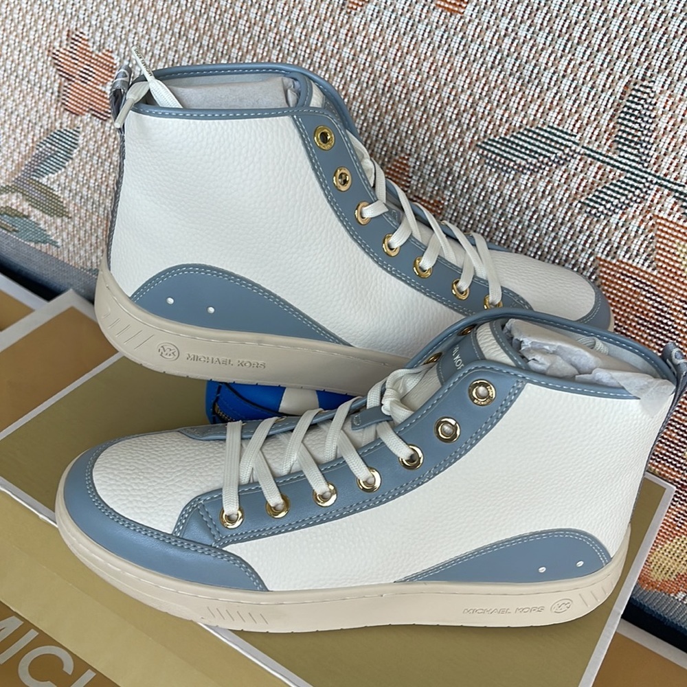 MICHAEL KORS
SHEA MID HIGH TOP
FAUX LEATHER
49F3SHFESL
PALE BLUE
NEW - Picture 11 of 16